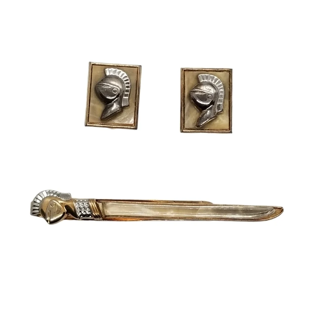 SWANK RARE VINTAGE KNIGHTS THEMED GOLD & SILVERTONED TIE TACK & CUFFLINKS SET